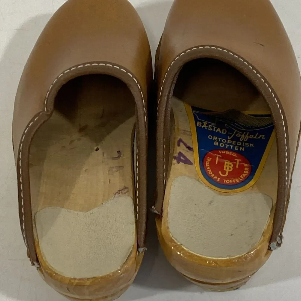 Vintage Girls Swedish Bastad-Toffeln Wood & Tan Leather Clogs Size 24 Us 8‎